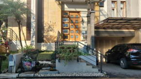 Casa Como Ciumbuleuit - spacious 3 Beds Townhouse